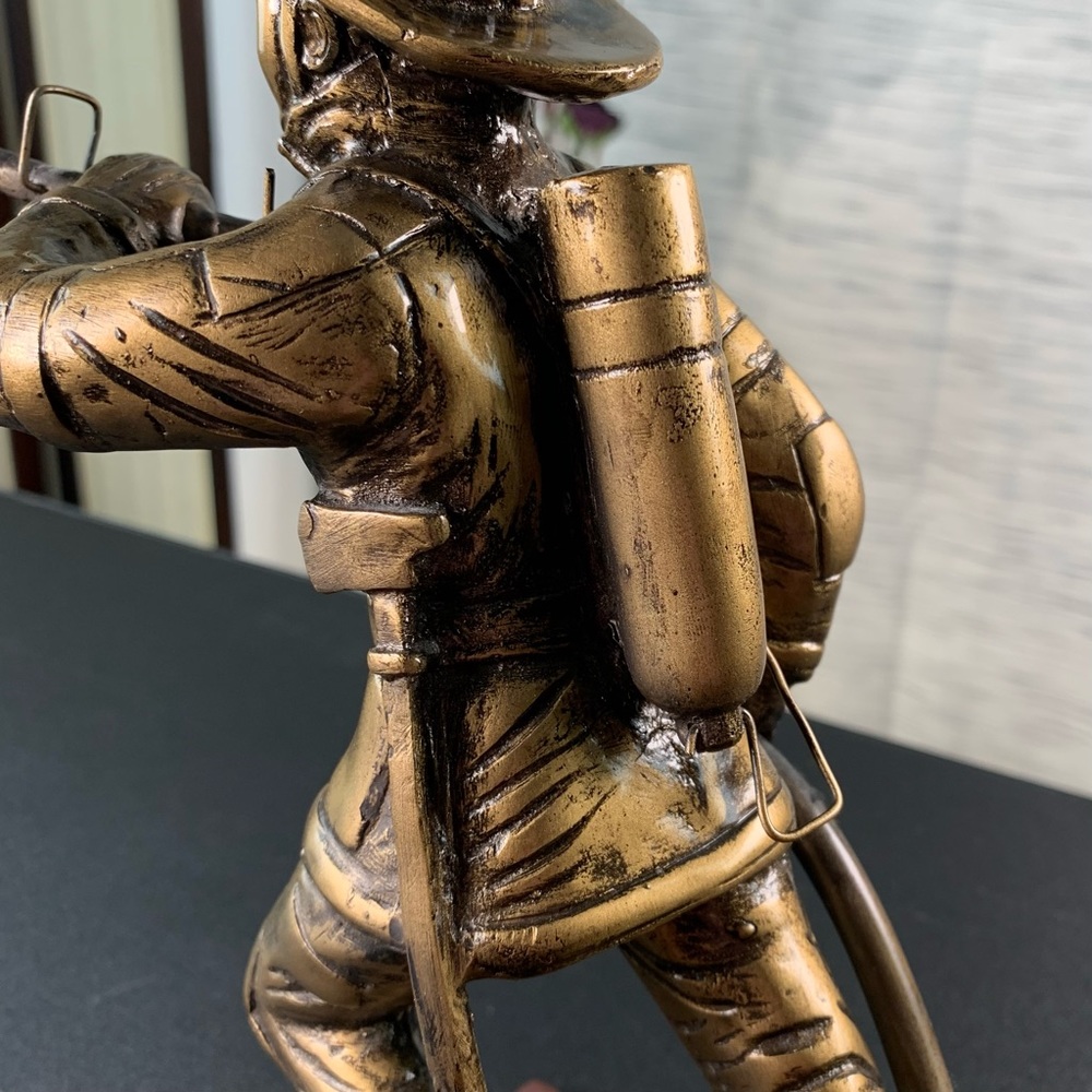 Fire Fighter statue.🪷 - Picture 7 of 13